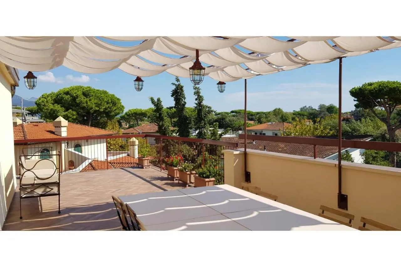 Apartment Terrazza Apuana A Few Steps From The Sea - Happy Rentals Forte dei Marmi Italy