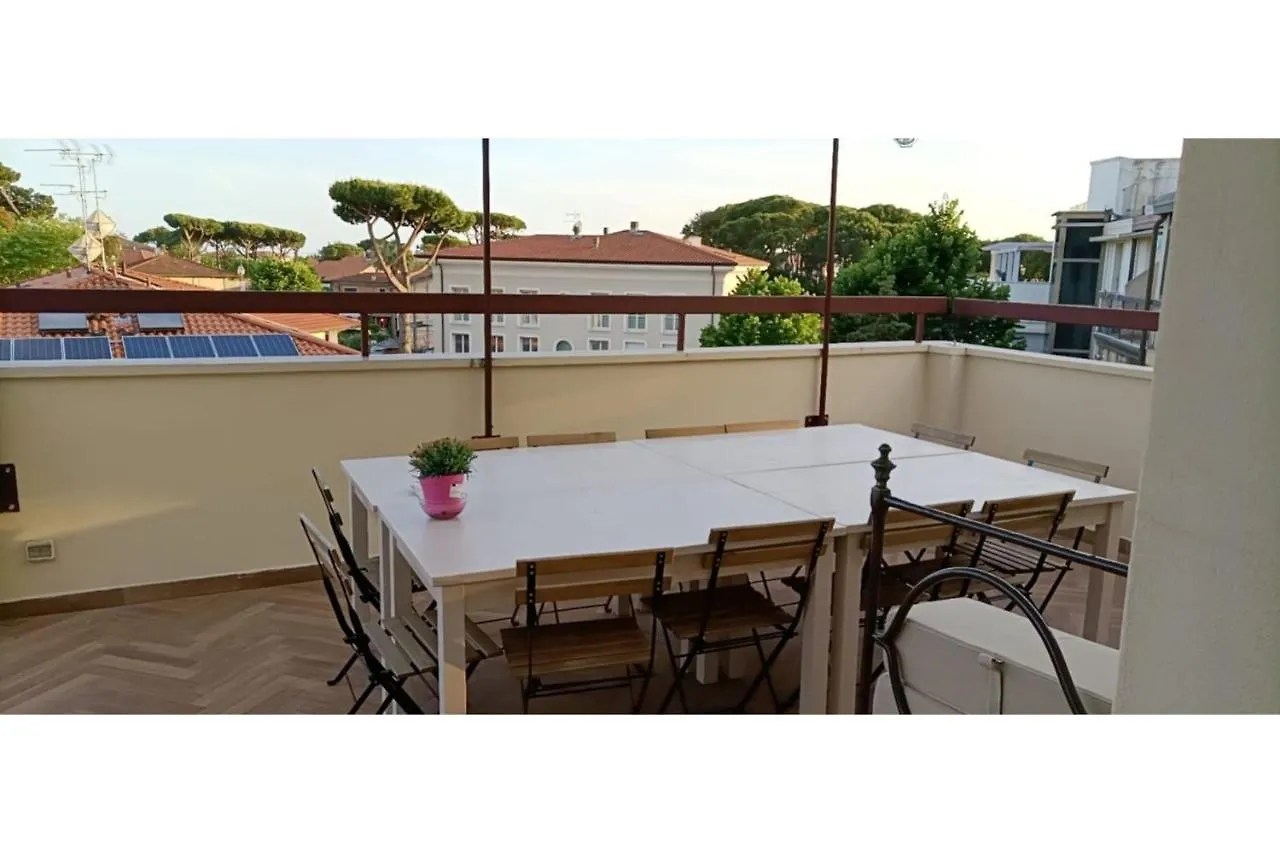Apartment Terrazza Apuana A Few Steps From The Sea - Happy Rentals Forte dei Marmi