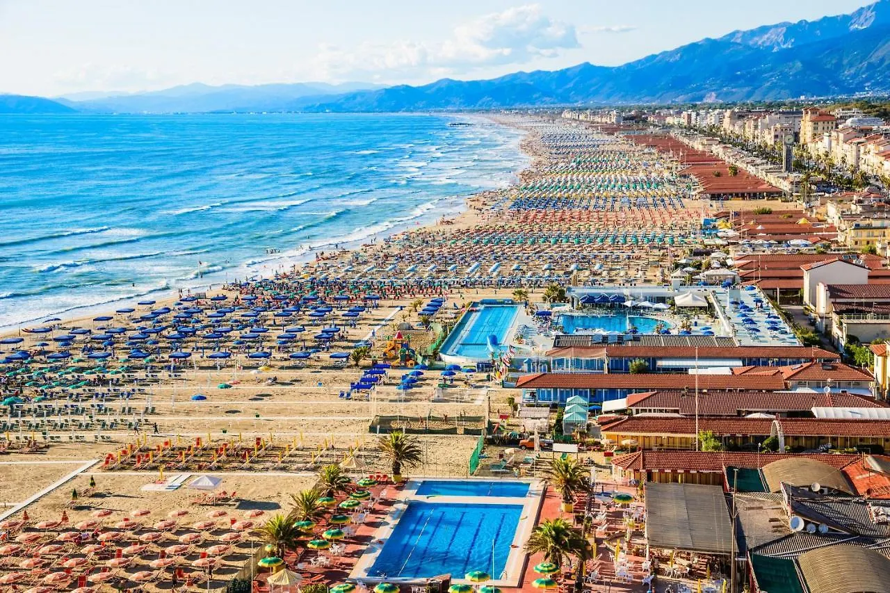 Terrazza Apuana A Few Steps From The Sea - Happy Rentals Forte dei Marmi 0*,  Italy