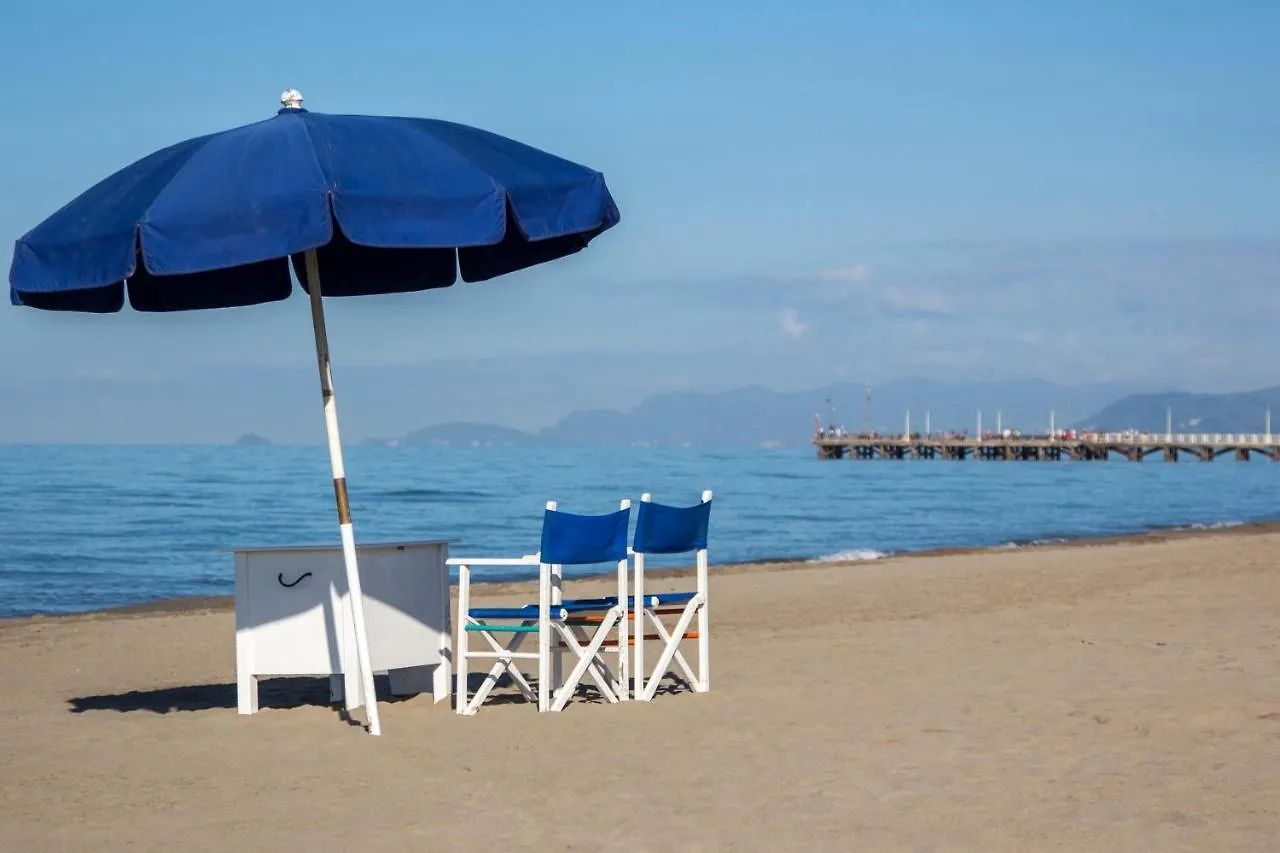 Apartment Terrazza Apuana A Few Steps From The Sea - Happy Rentals Forte dei Marmi